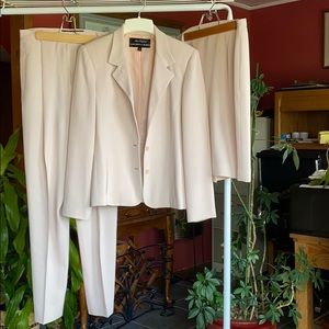 VINTAGE • 3 Piece Pink Suit Set (Garfield & Marks)